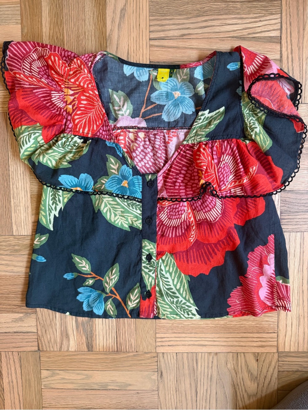 NEW Women’s Floral Ruffled Button-Front Top - Black with Red Blue Flowers